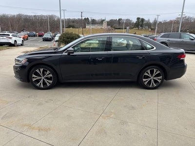 2022 Volkswagen Passat 2.0T SE Auto