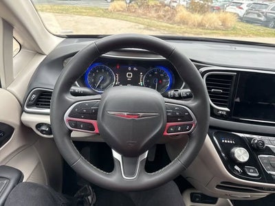2023 Chrysler Pacifica Touring L FWD