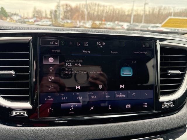 2023 Chrysler Pacifica Touring L FWD