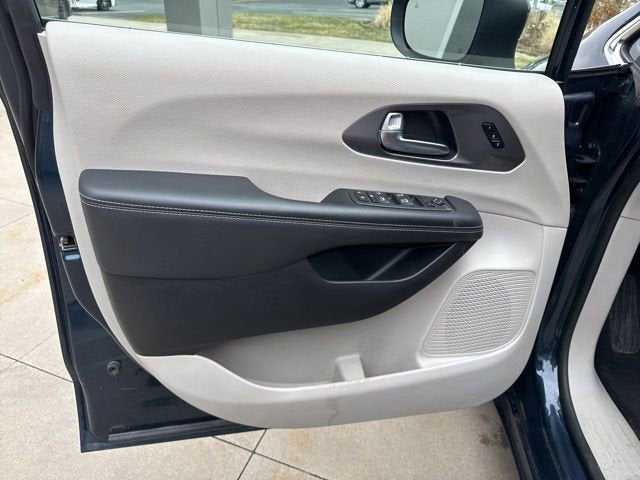 2023 Chrysler Pacifica Touring L FWD