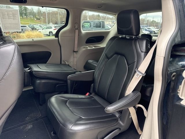 2023 Chrysler Pacifica Touring L FWD