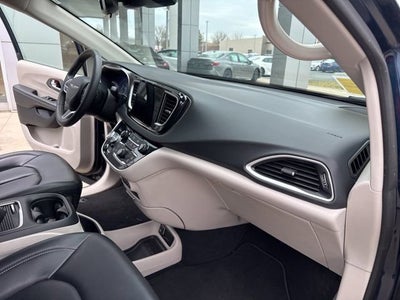 2023 Chrysler Pacifica Touring L FWD