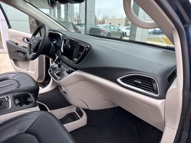 2023 Chrysler Pacifica Touring L FWD