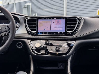 2023 Chrysler Pacifica Hybrid Hybrid Limited FWD