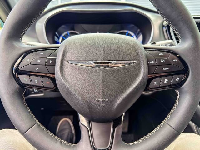 2023 Chrysler Pacifica Hybrid Hybrid Limited FWD