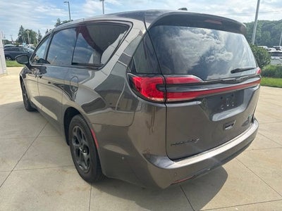 2023 Chrysler Pacifica Hybrid Hybrid Limited FWD