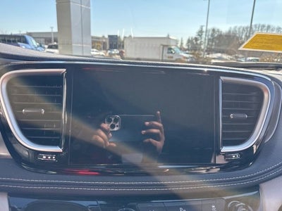 2024 Chrysler Pacifica Hybrid Hybrid Select FWD