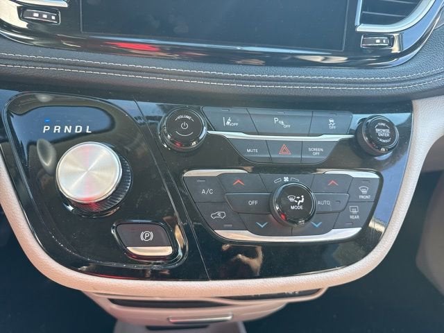 2024 Chrysler Pacifica Hybrid Hybrid Select FWD