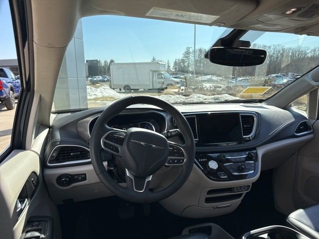 2024 Chrysler Pacifica Hybrid Hybrid Select FWD