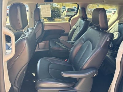 2024 Chrysler Pacifica Hybrid Hybrid Select FWD