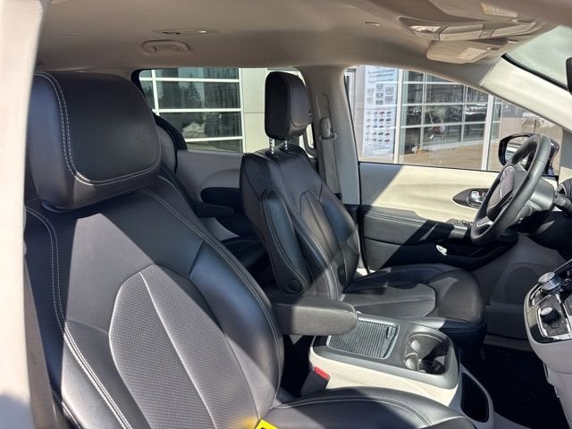 2024 Chrysler Pacifica Hybrid Hybrid Select FWD