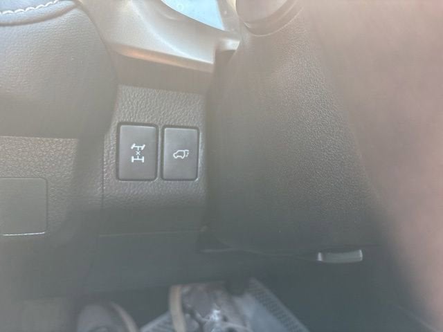 2015 Toyota RAV4 AWD 4dr Limited