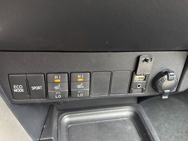 2014 Toyota RAV4 AWD 4dr Limited