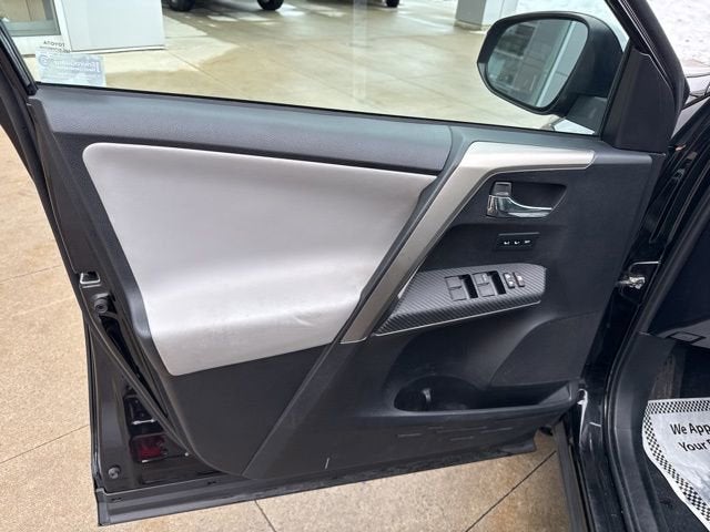 2014 Toyota RAV4 AWD 4dr Limited