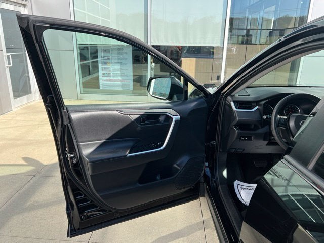 2021 Toyota RAV4 LE AWD