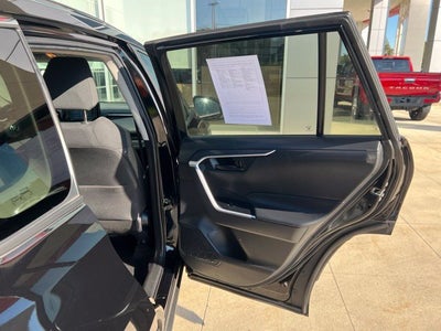 2021 Toyota RAV4 LE AWD