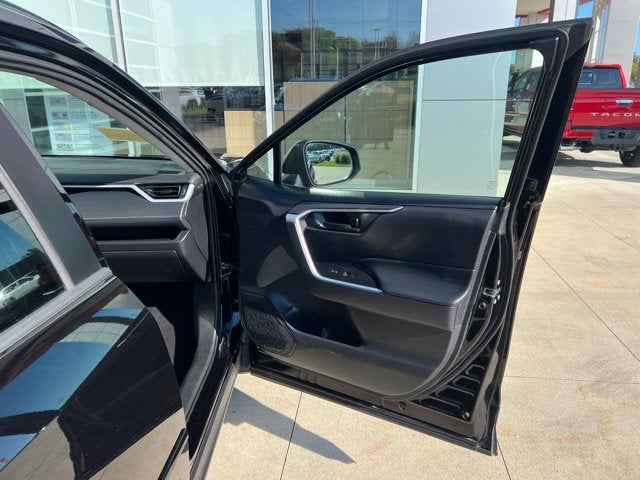 2021 Toyota RAV4 LE AWD