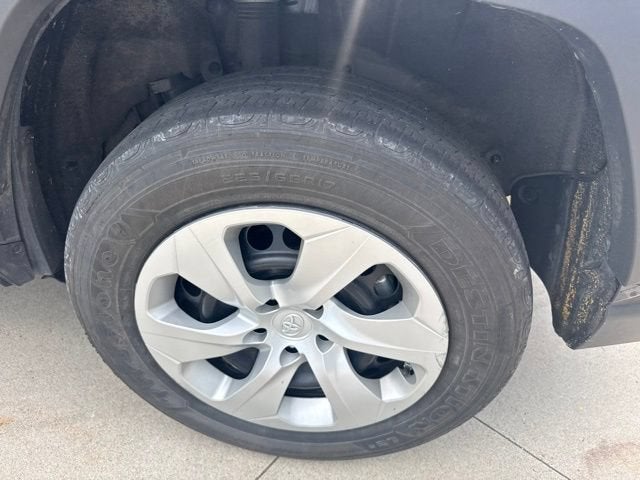 2022 Toyota RAV4 LE AWD