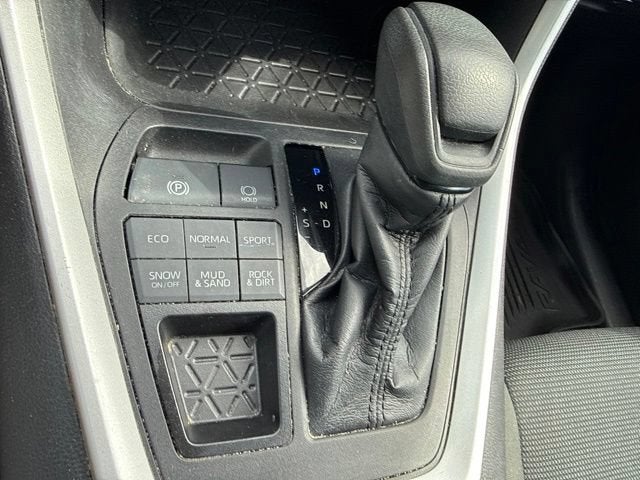 2022 Toyota RAV4 LE AWD