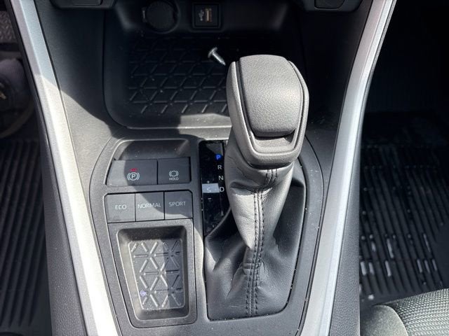 2023 Toyota RAV4 LE FWD