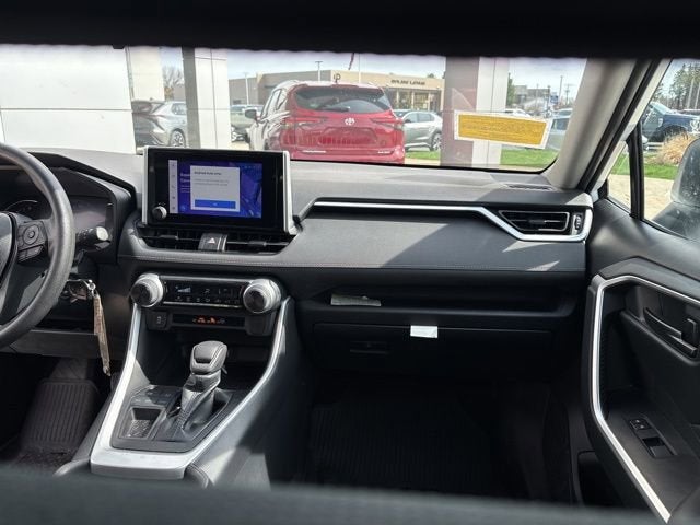 2023 Toyota RAV4 LE FWD