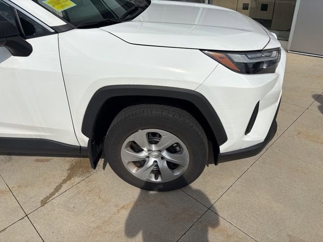 2023 Toyota RAV4 LE FWD