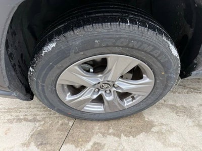 2025 Toyota RAV4 XLE AWD