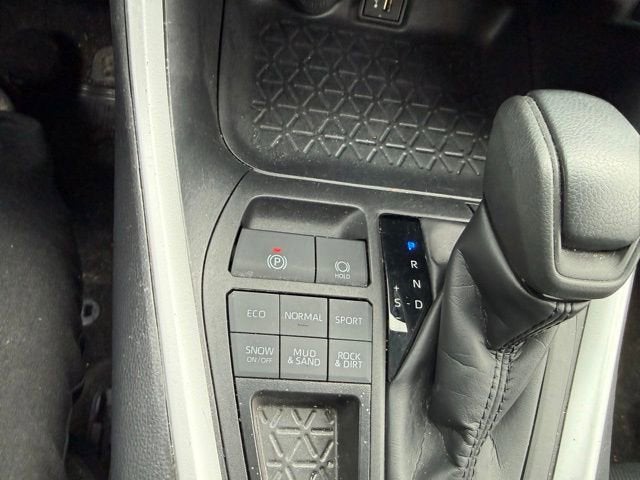 2025 Toyota RAV4 XLE AWD