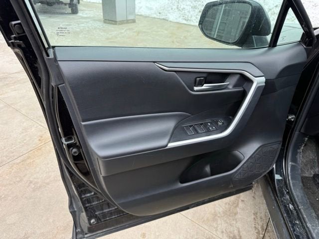 2025 Toyota RAV4 XLE AWD