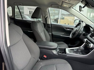 2025 Toyota RAV4 XLE AWD