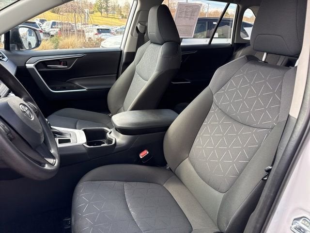 2025 Toyota RAV4 XLE AWD