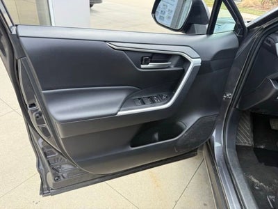 2025 Toyota RAV4 XLE AWD