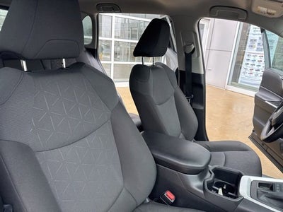 2025 Toyota RAV4 XLE AWD