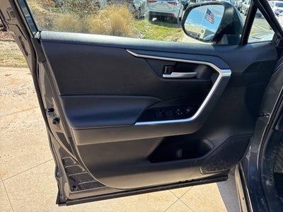 2025 Toyota RAV4 XLE AWD