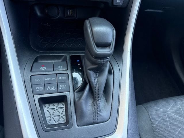 2025 Toyota RAV4 XLE AWD