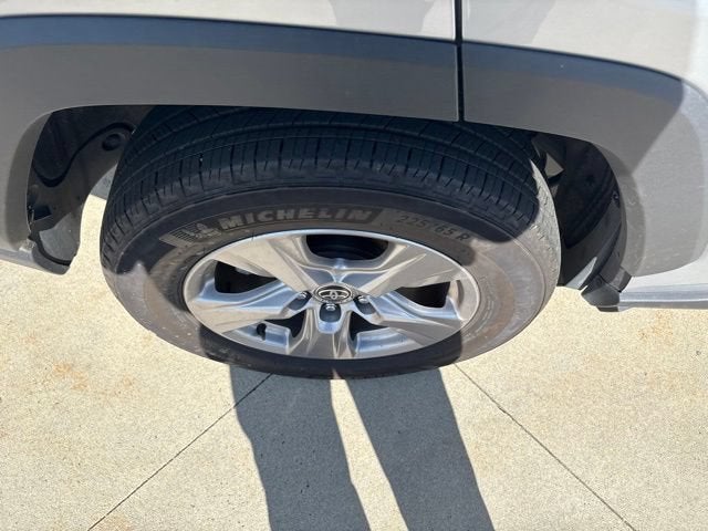 2025 Toyota RAV4 XLE AWD
