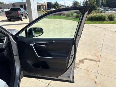 2025 Toyota RAV4 XLE AWD