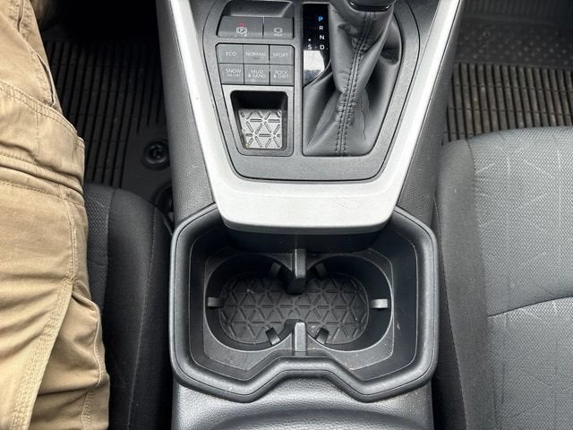 2025 Toyota RAV4 XLE AWD