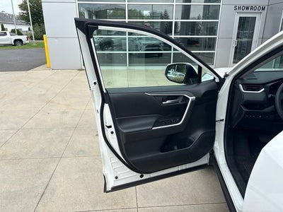 2025 Toyota RAV4 XLE AWD
