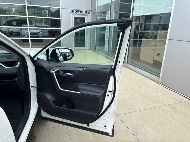 2025 Toyota RAV4 XLE AWD