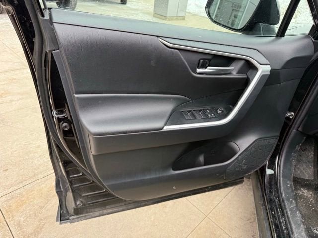 2025 Toyota RAV4 XLE AWD