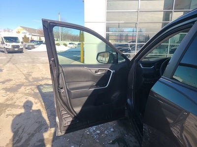 2025 Toyota RAV4 XLE AWD