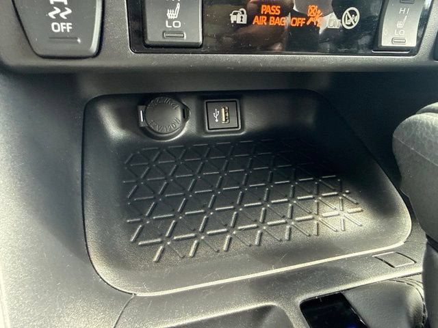 2025 Toyota RAV4 XLE AWD