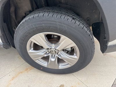 2025 Toyota RAV4 XLE AWD