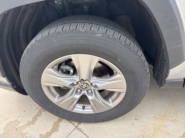 2025 Toyota RAV4 XLE AWD