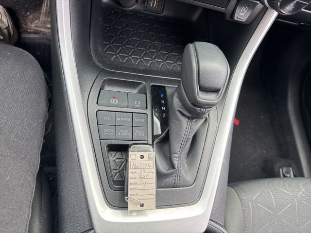 2025 Toyota RAV4 XLE AWD