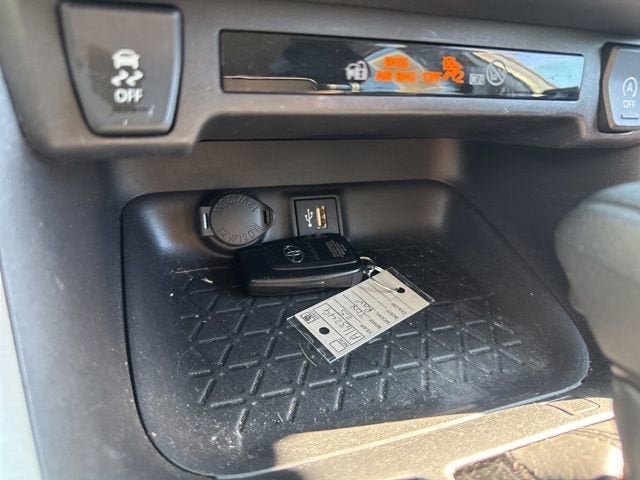 2025 Toyota RAV4 XLE AWD