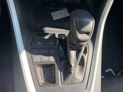 2025 Toyota RAV4 XLE AWD