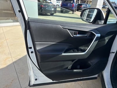 2025 Toyota RAV4 XLE AWD