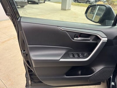 2025 Toyota RAV4 XLE AWD